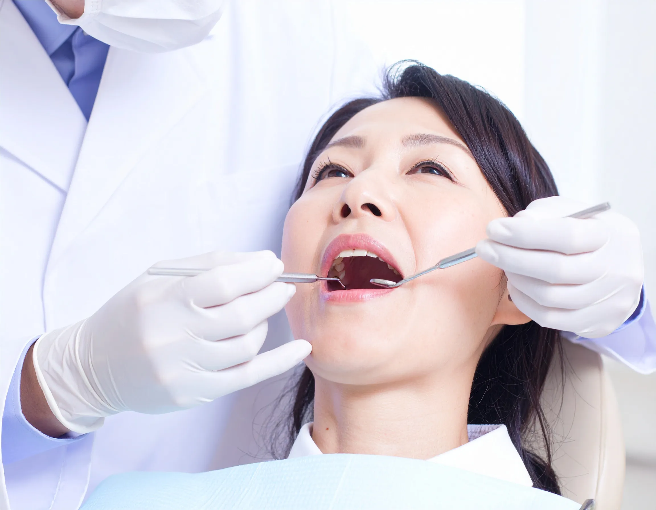 歯周病治療を受ける患者の様子